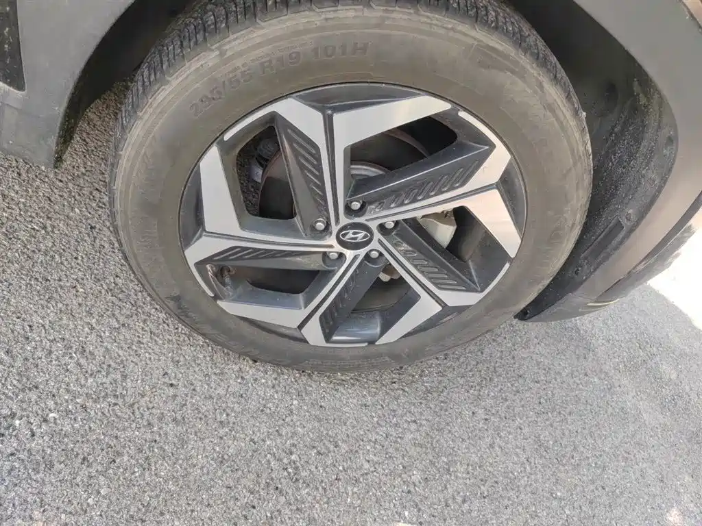 Hyundai Tucson 2023 Tucson L 1.5T Automatic 2WD LUX Premium Edition фото 26