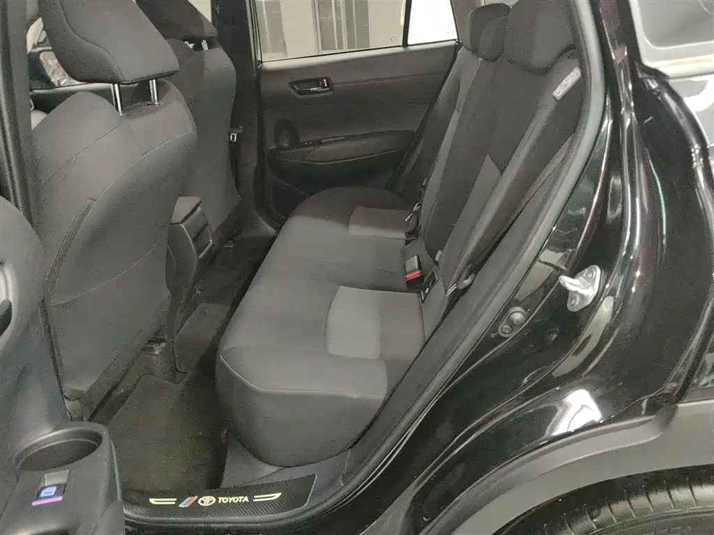Toyota Frontlander 2023 2.0L CVT Leading Edition фото 13