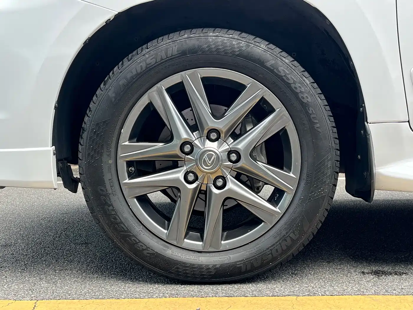 Lexus LX фото 17