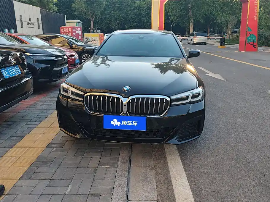 BMW 5 Series 2023 530Li Premium M Sport Package фото 2