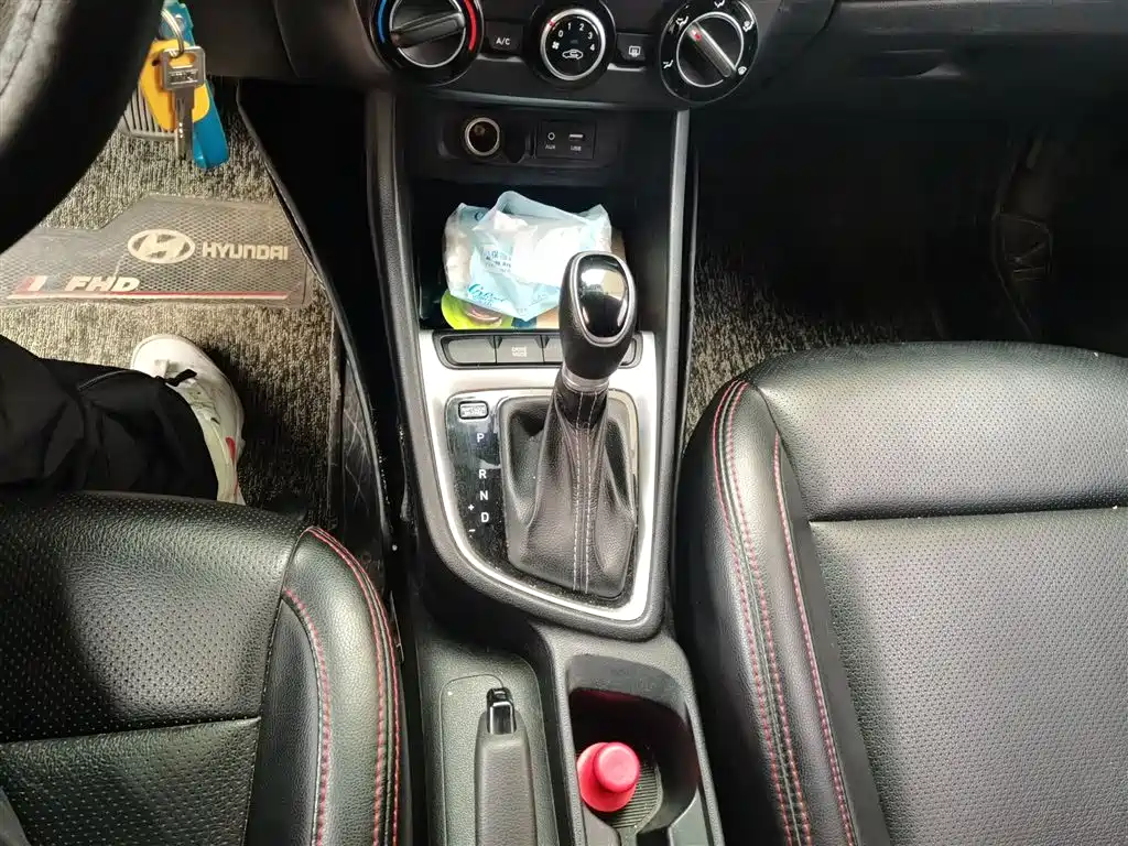 Hyundai Elantra 2018 1.6L Automatic Pleasing Edition GL China VI фото 10