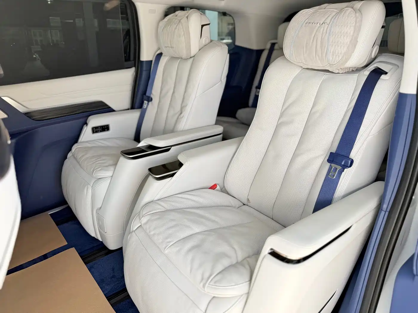 Buick Century 2025 2.0T 7-Seater World Edition фото 9