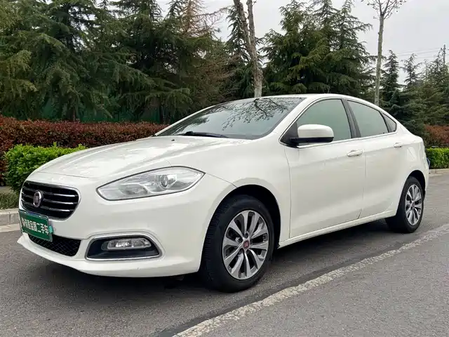  Fiat Viaggio 2012 1.4T Auto Power Edition