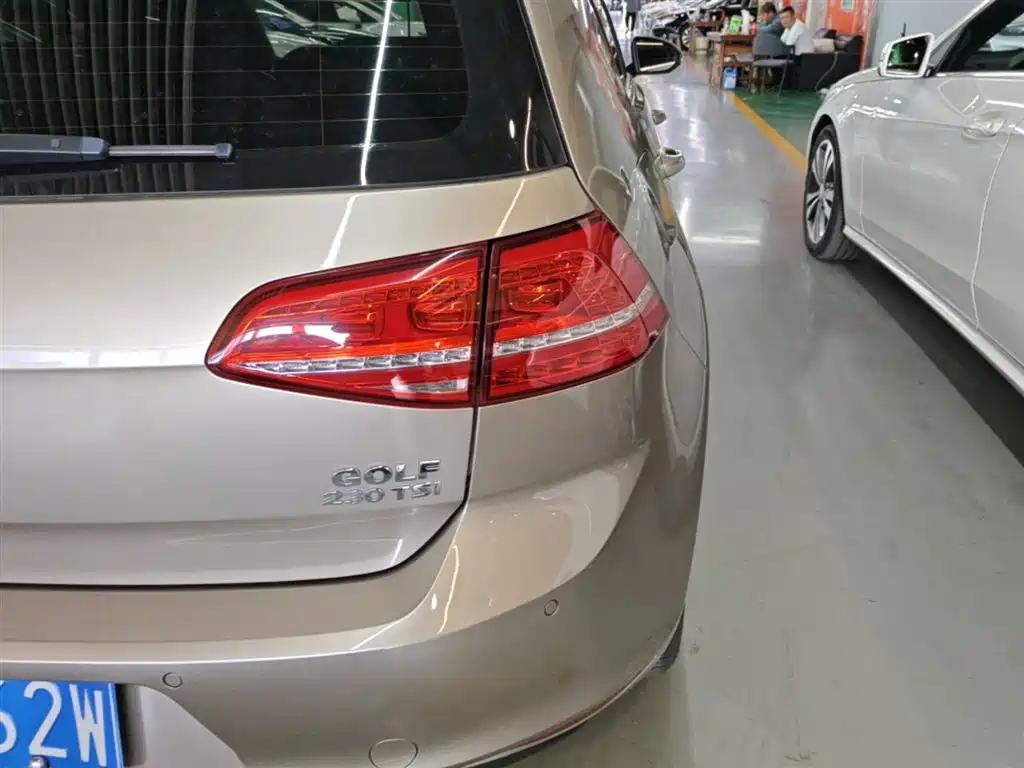 Volkswagen Golf 2016 230TSI Automatic Luxury фото 8