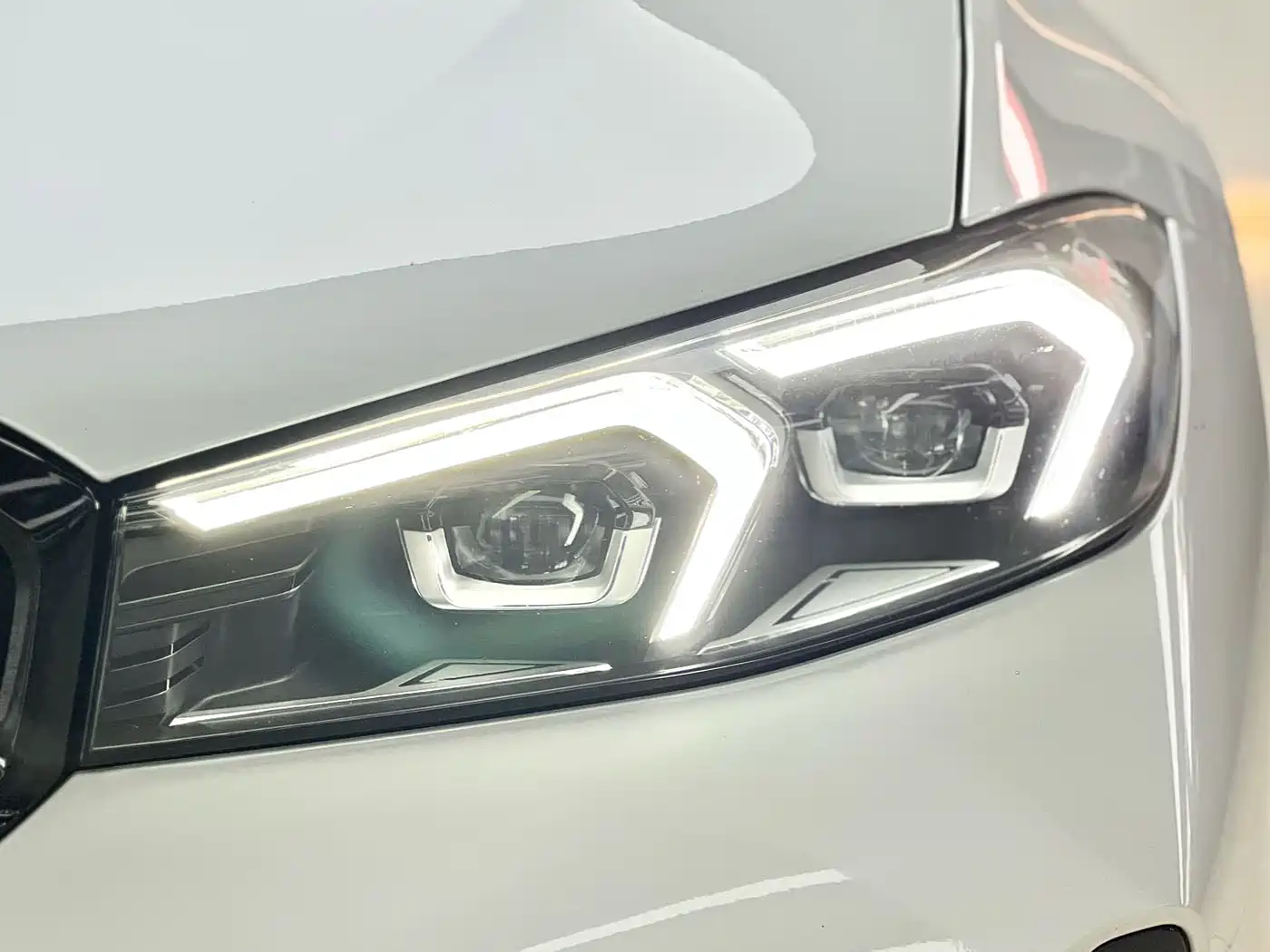BMW 3 Series 2024 325Li M Sport Shadowline Package фото 17