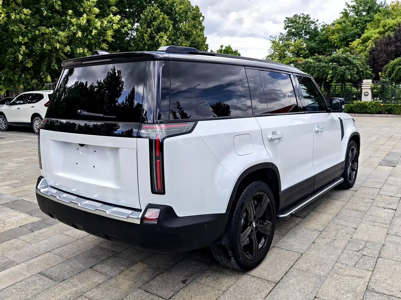 ROX Jishi Extreme Stone 01 2023 2023 Premium 6-Seater Edition