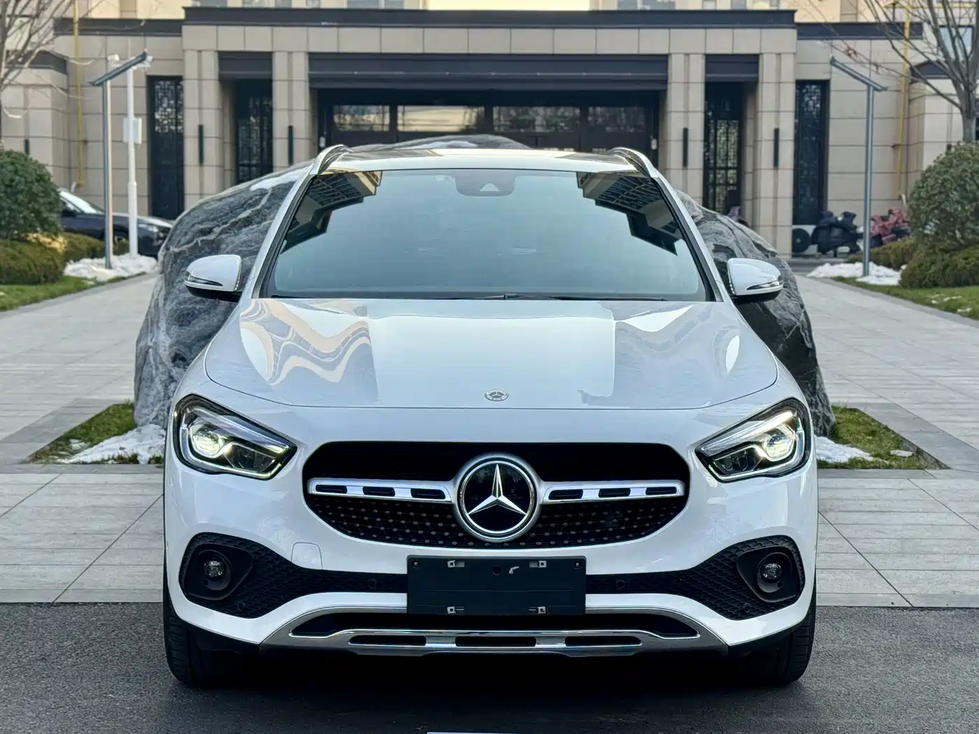 MERCEDES-BENZ GLA