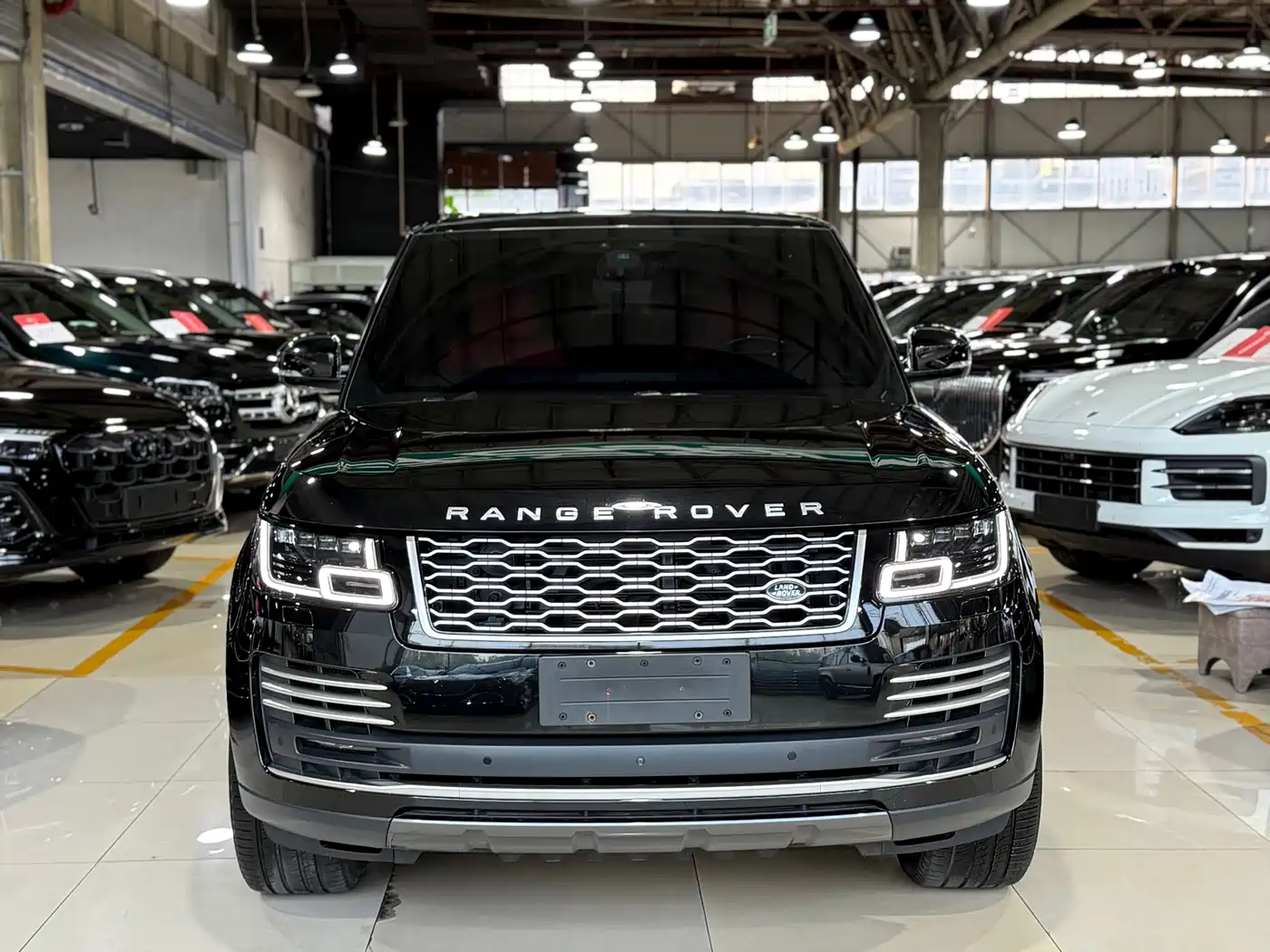 Land Rover Range Rover 2022 3.0 L6 400PS Prestige Genesis Extended Edition фото 2