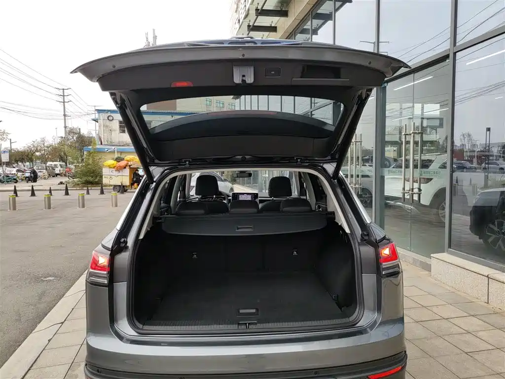 Volkswagen Tayron 2023 300TSI 2WD Luxury Plus Advanced Edition фото 15