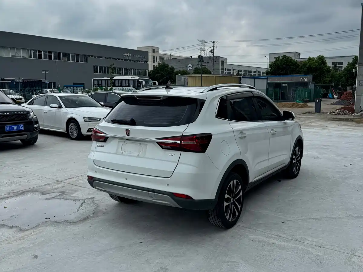 Фото 17 - Roewe RX3