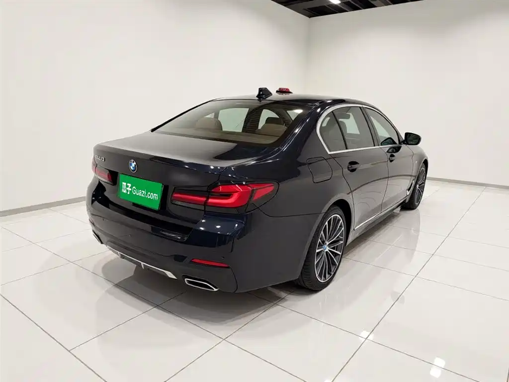 BMW 5 Series 2022 Model Second Facelift 530Li Leading M Sport Package фото 4