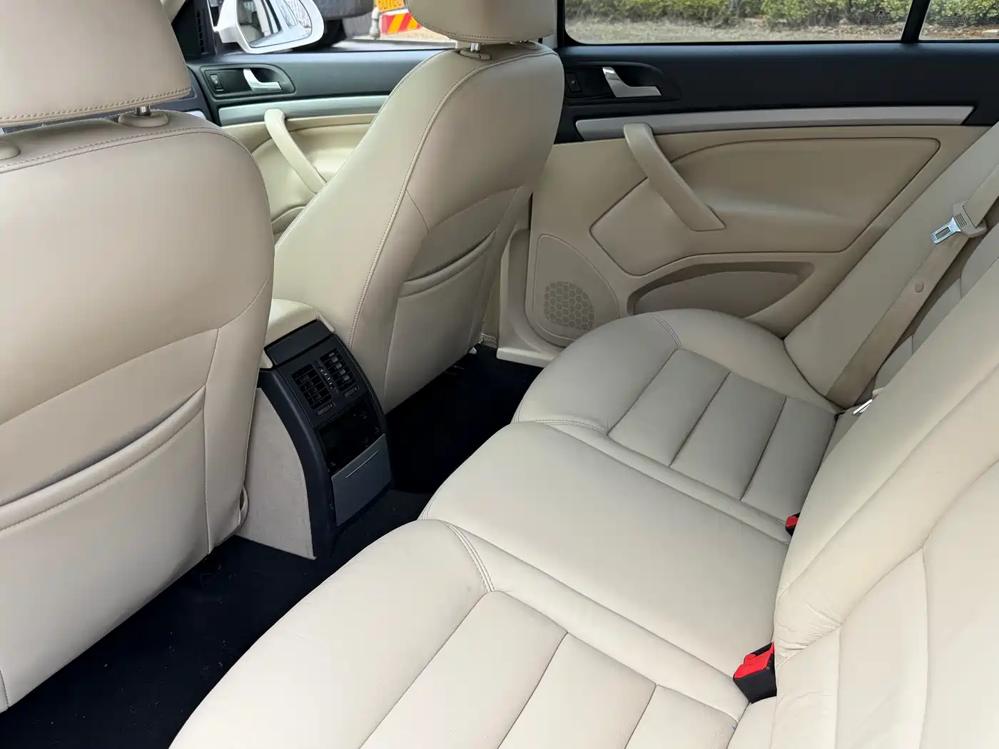 Škoda Octavia 2015 Classic 1.6L Automatic Elite Edition фото 8