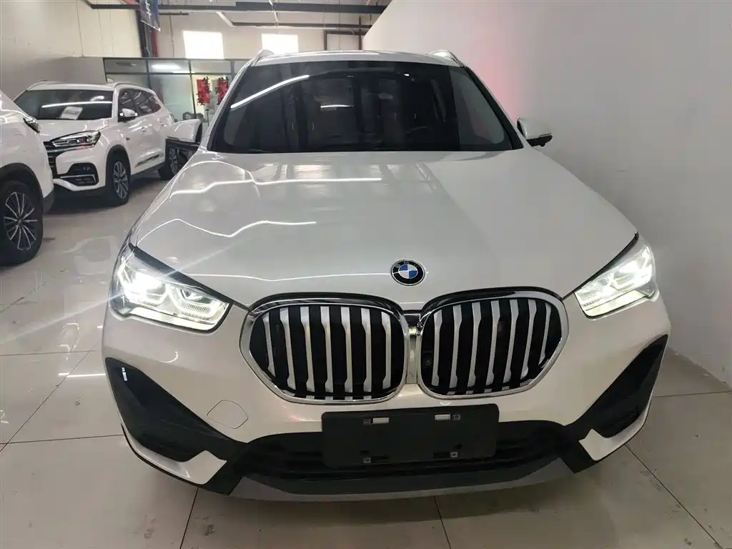 BMW X1 2021 sDrive25Li Leading фото 3