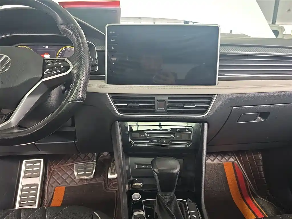 Volkswagen Tiguan L 2023 330TSI Auto 2WD R-Line Premium Edition фото 10