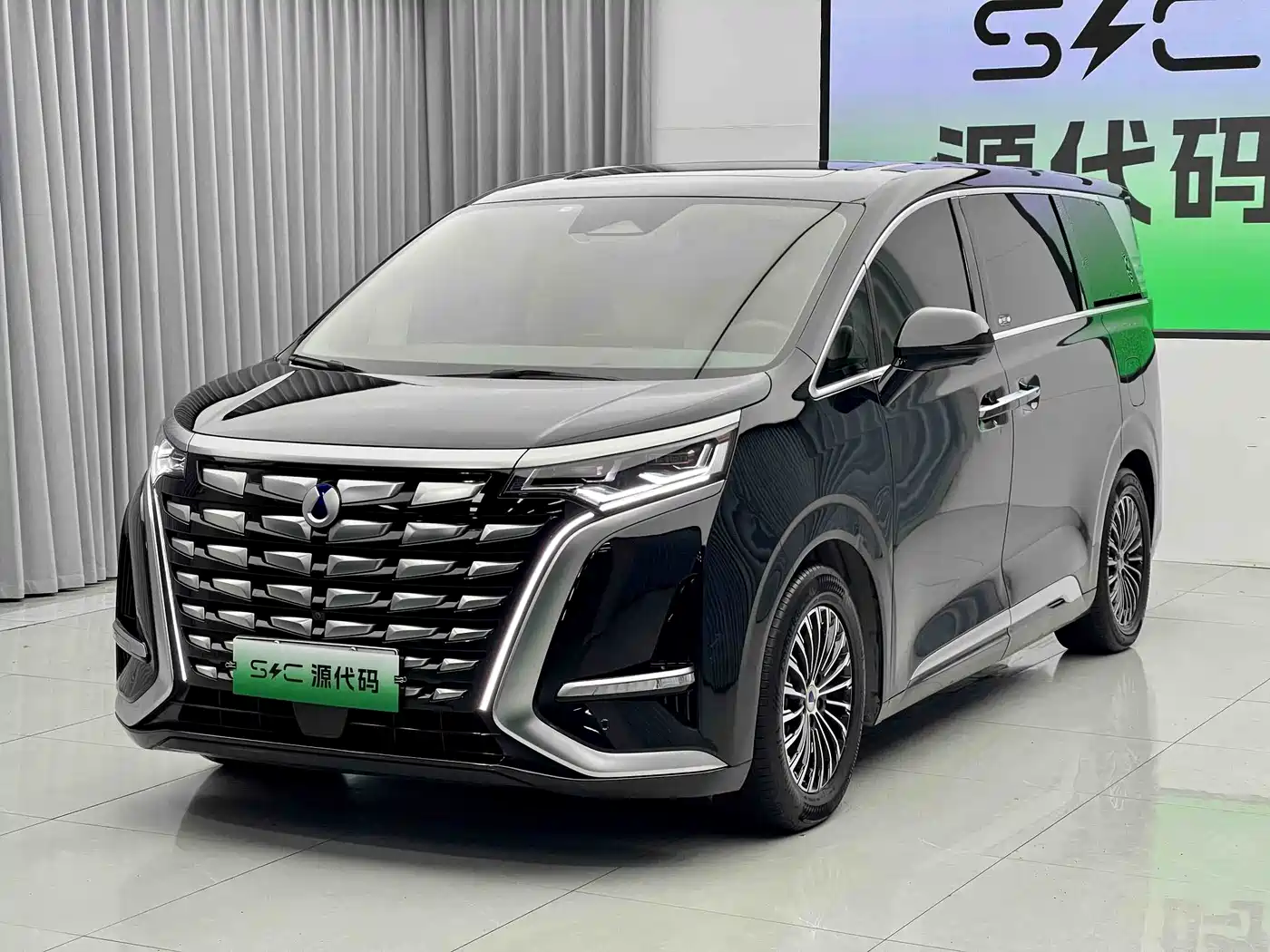 Denza D9 2022 DM-i 970 All-Wheel Drive Honor Edition фото 3