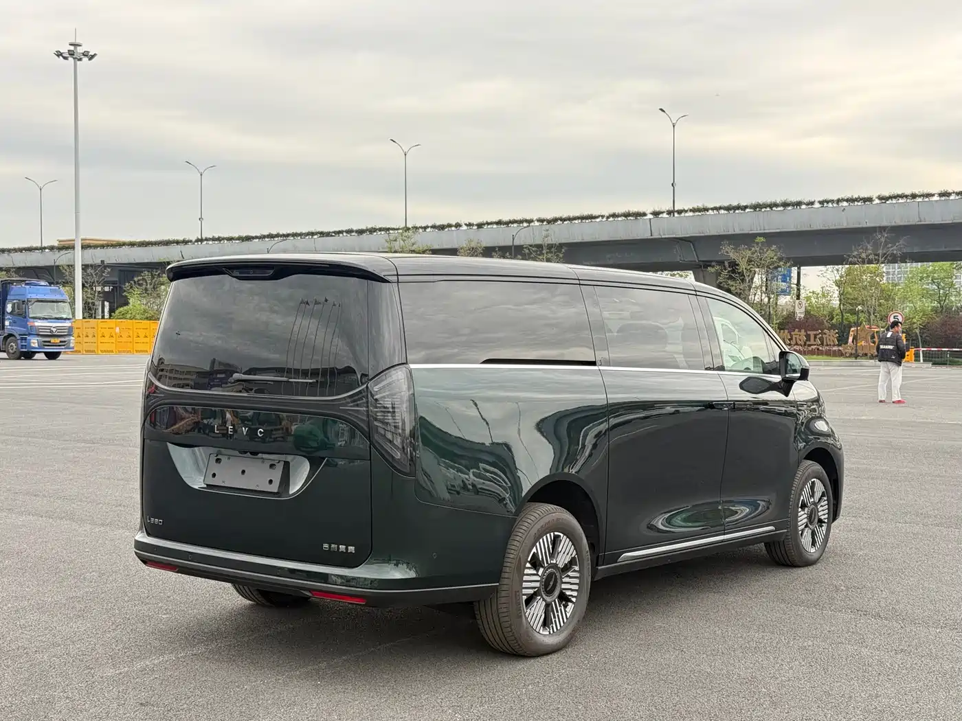 GEELY GALAXY WING TRUE L380