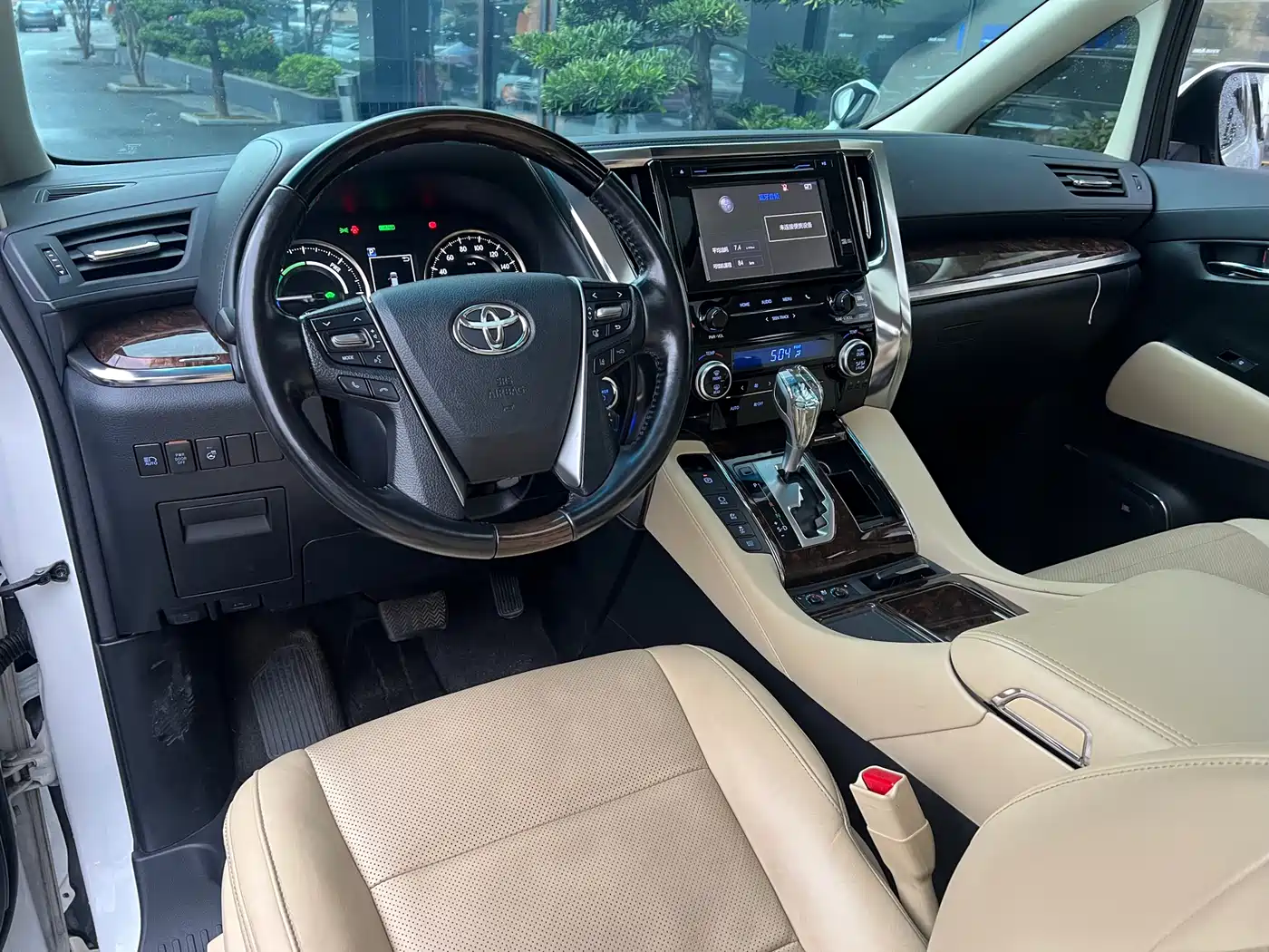 Toyota Alphard 2019 Hybrid 2.5L Luxury фото 7