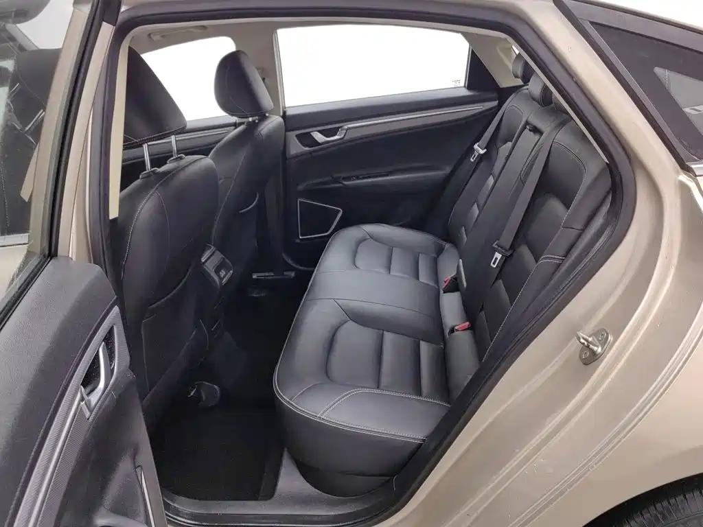 Photo 15 - Geely Emgrand GL