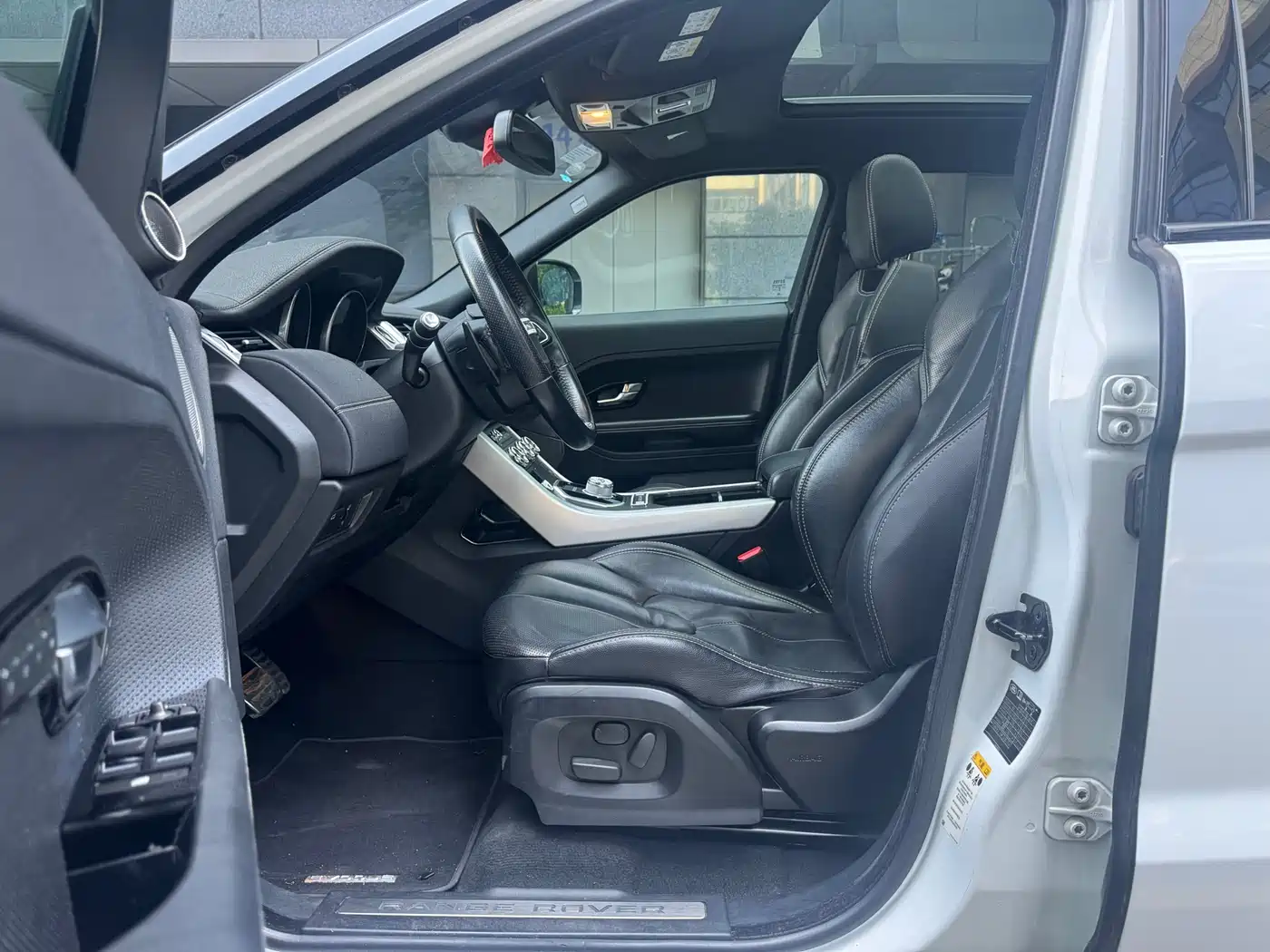 Land Rover Range Rover Evoque (Import) 2013 2.0T 5-door Dynamic Edition фото 10
