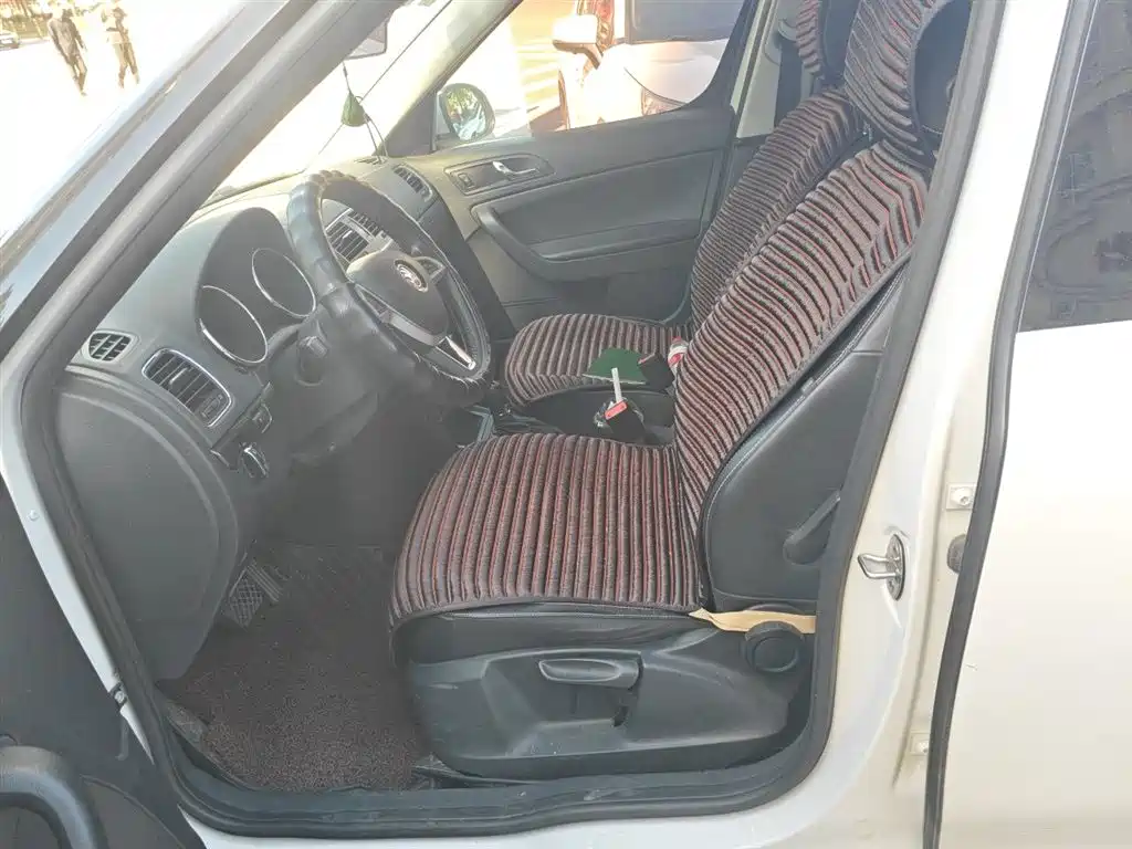 Škoda Yeti 2017 TSI280 DSG Pioneer фото 12