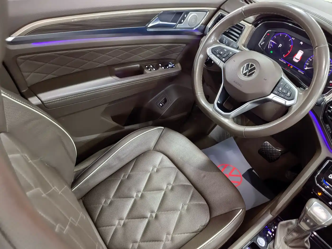 Volkswagen Viloran 2020 380TSI Premium фото 22