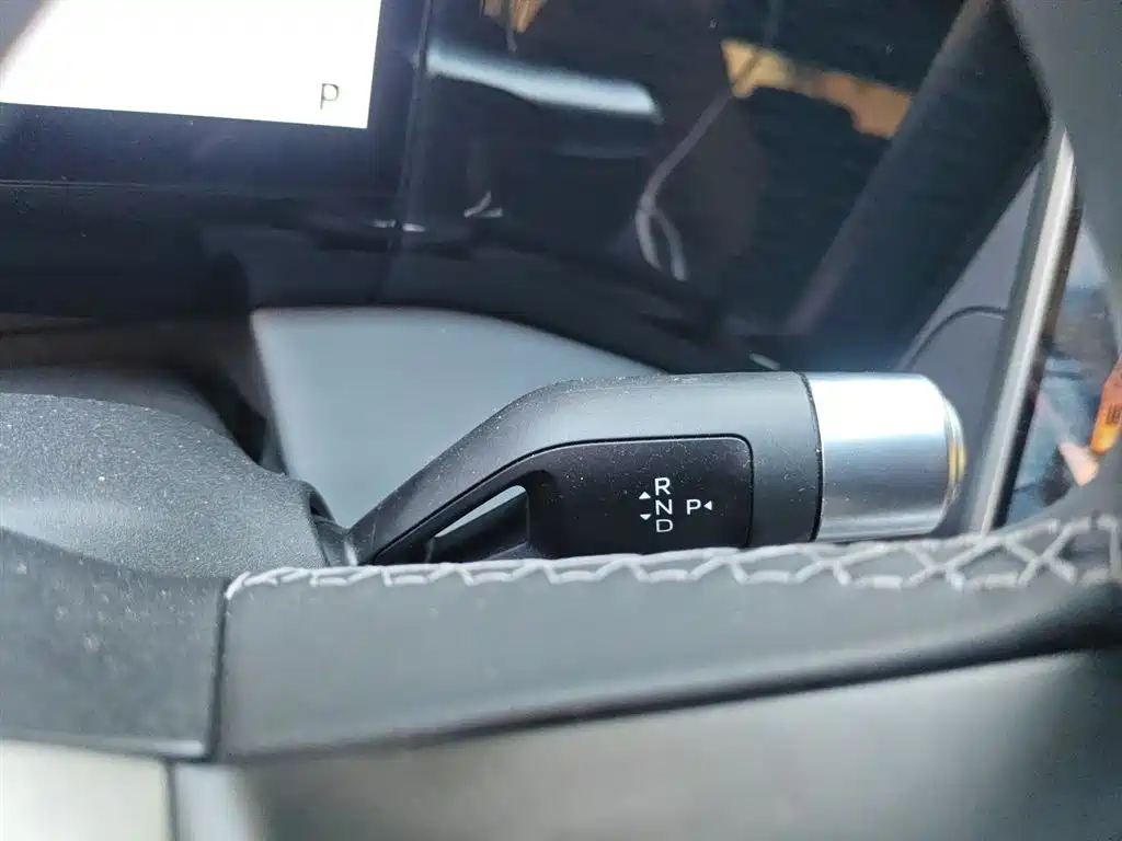 Geely Galaxy Galaxy L7 2025 Model EM-i 115km Long Range Edition фото 11