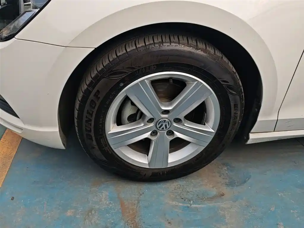 Volkswagen Lamando 2017 230TSI DSG Trend Edition фото 23