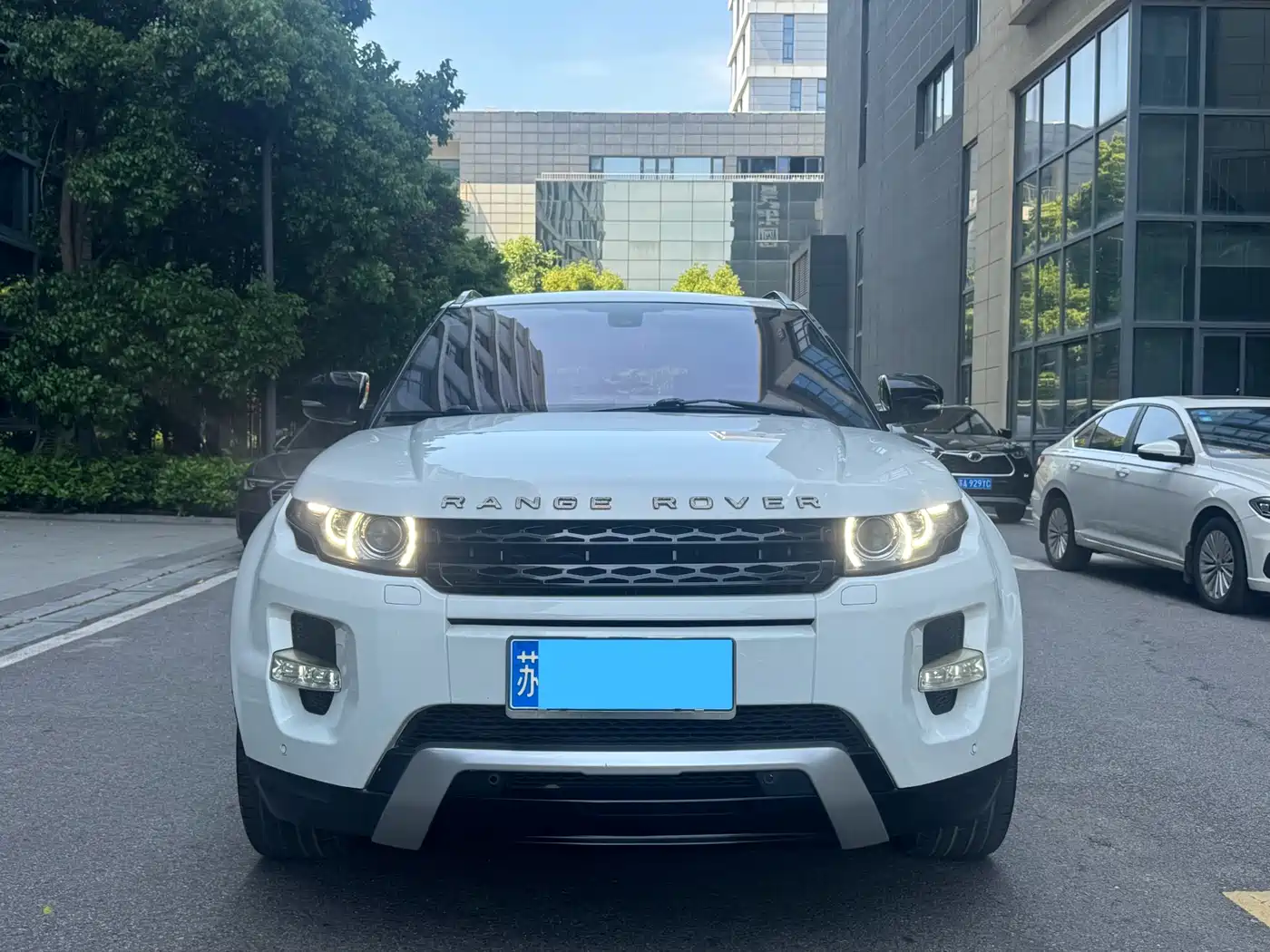 Land Rover Range Rover Evoque (Import) 2013 2.0T 5-door Dynamic Edition фото 2