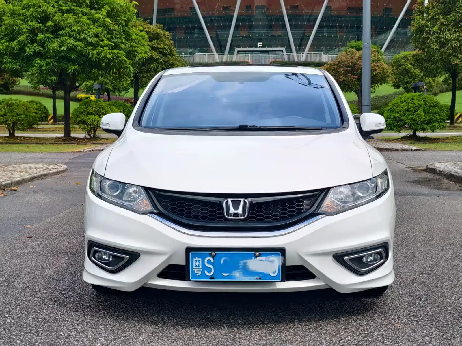 Фото 2 - Honda Jade