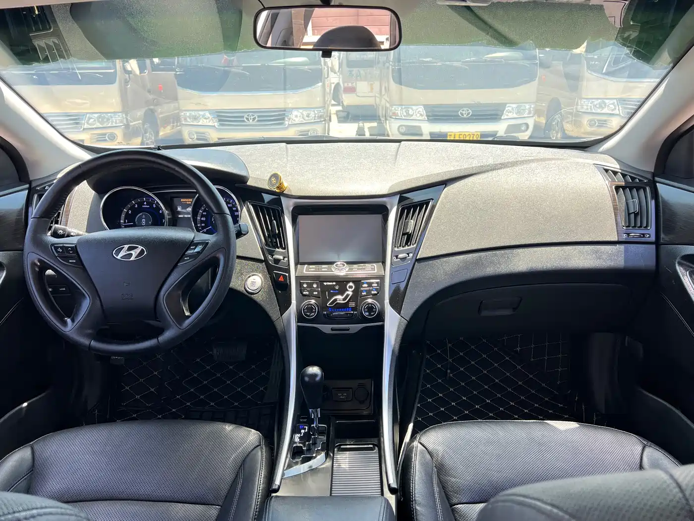 Hyundai Sonata 2013 2.0L Automatic Supreme Edition фото 15