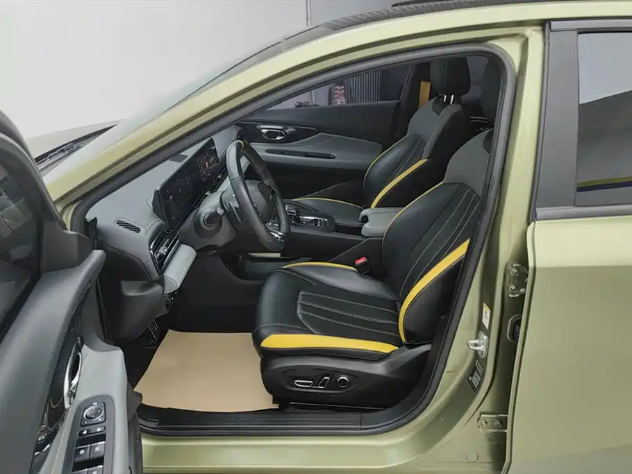 GAC Trumpchi Trumpchi Emkoo 2021 270T DCT J16 Edition фото 9