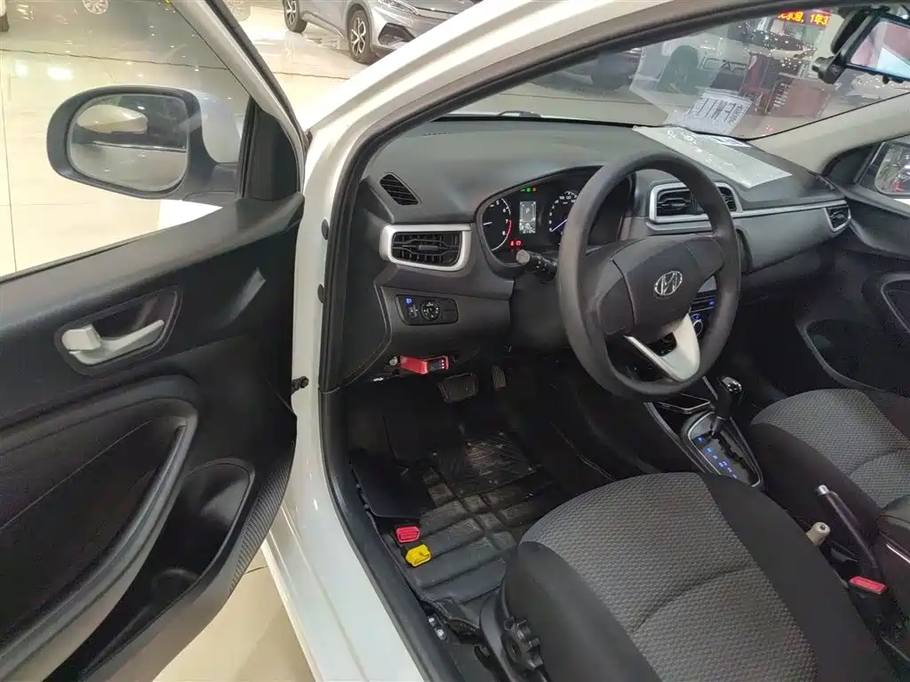 Hyundai Verna 2017 1.4L Auto Jump Edition (China V) фото 12