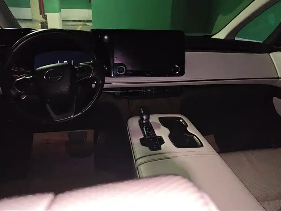 Lexus LM 2023 500h 6-Seater Prestige Edition фото 12