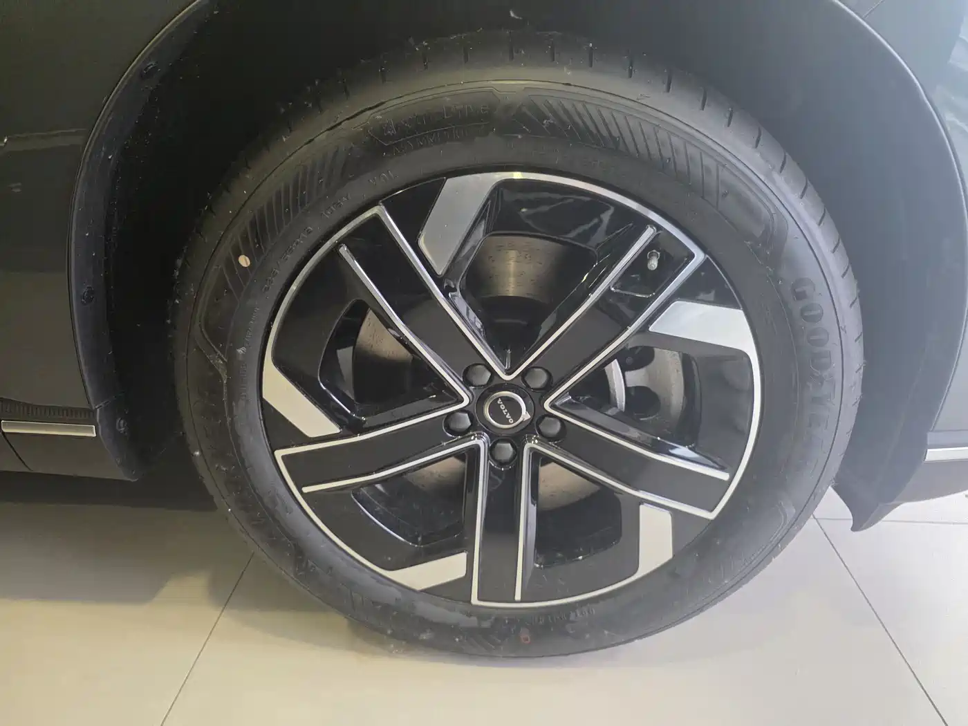 VOLVO XC70 PLUG-IN HYBRID