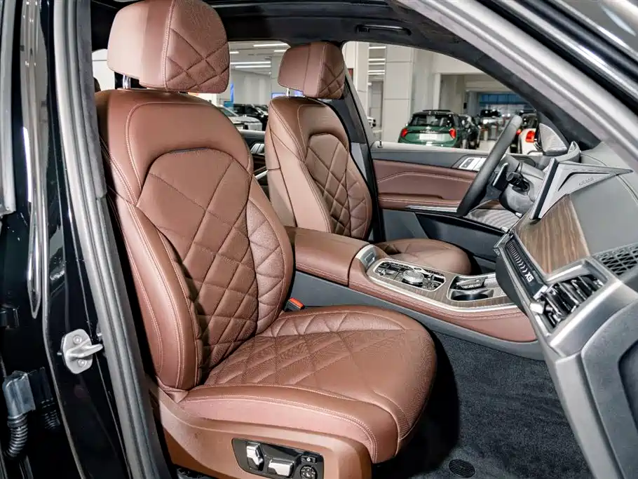 BMW X5 2025 Model xDrive 40Li Exclusive M Sport Blackout Package фото 22