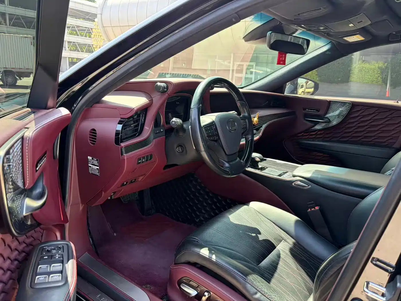 Lexus LS 2018 500h Executive Edition China V фото 4