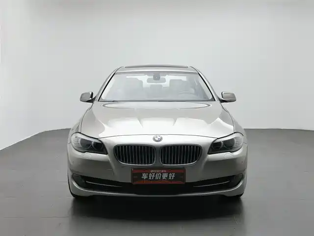 BMW 5 Series 2012 523Li Luxury — фото 3