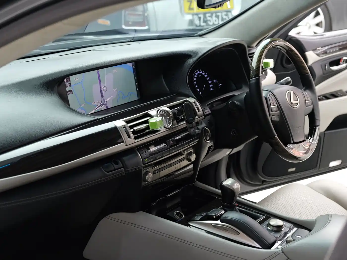 Lexus LS 2016 460L AWD Premium фото 4