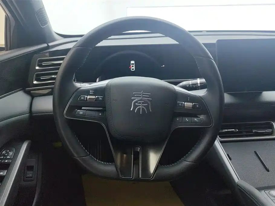 BYD Qin L 2024 DM-i 80KM Leading Edition фото 15