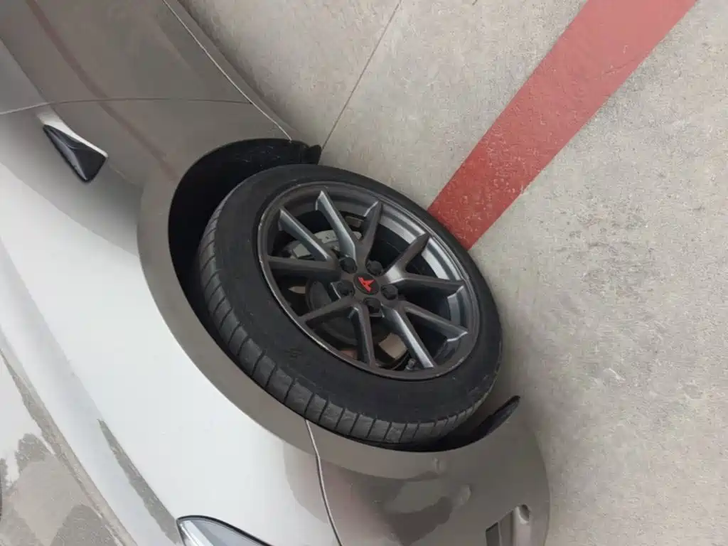 Фото 23 - Tesla Model 3