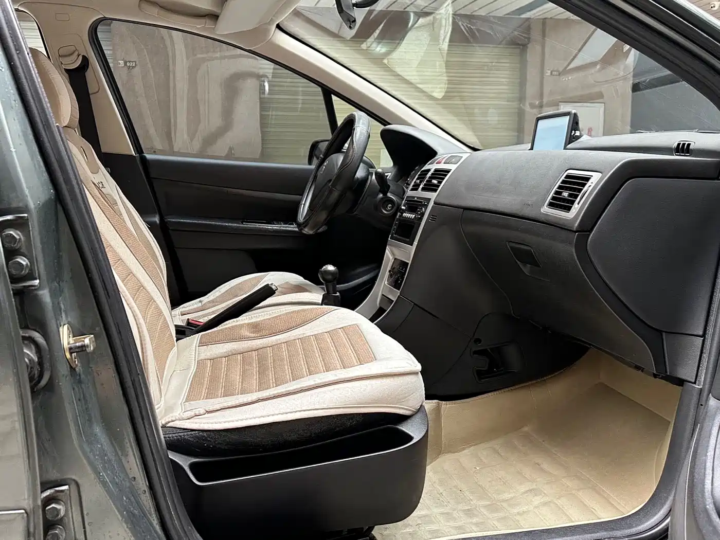 Peugeot 307 2010 2010 Model Sedan 1.6L Automatic Comfort Edition