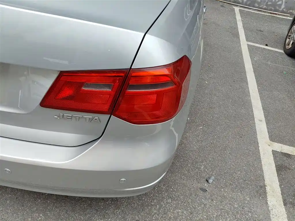 Volkswagen Jetta 2013 1.6L Automatic Fashion фото 24
