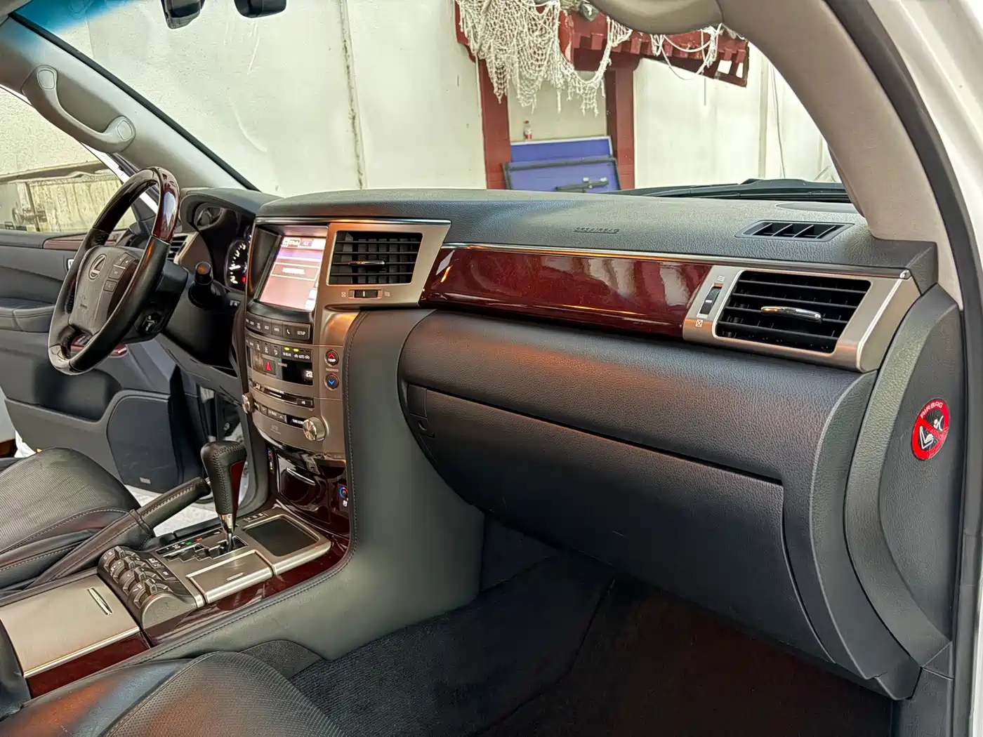 Lexus LX 2013 570 фото 22