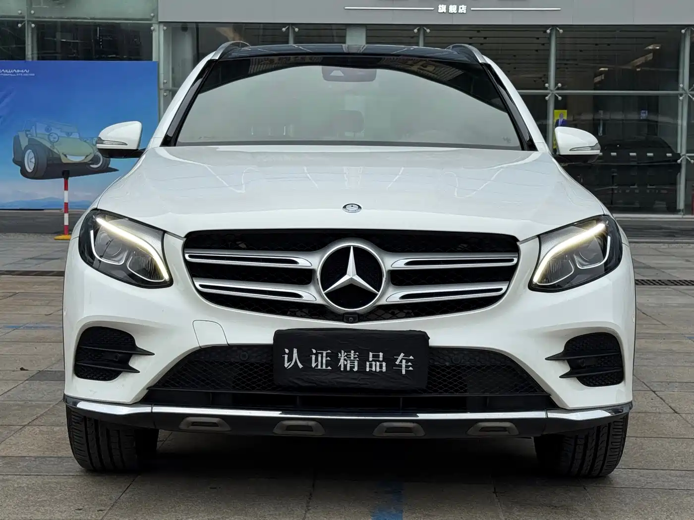 Mercedes-Benz GLC 2017 GLC 260 4MATIC Luxury фото 2