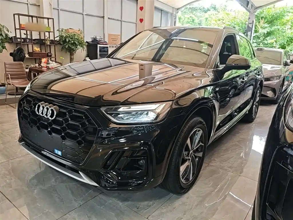 Audi Q5L 2024 Model 40 TFSI Luxury Dynamic