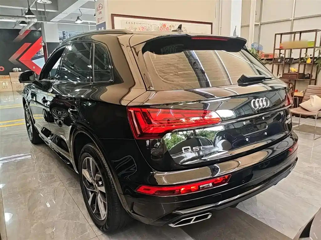 Audi Q5L 2024 Model 40 TFSI Luxury Dynamic фото 5