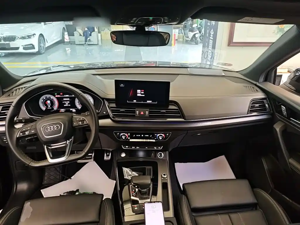 Audi Q5L 2024 Model 40 TFSI Luxury Dynamic фото 10