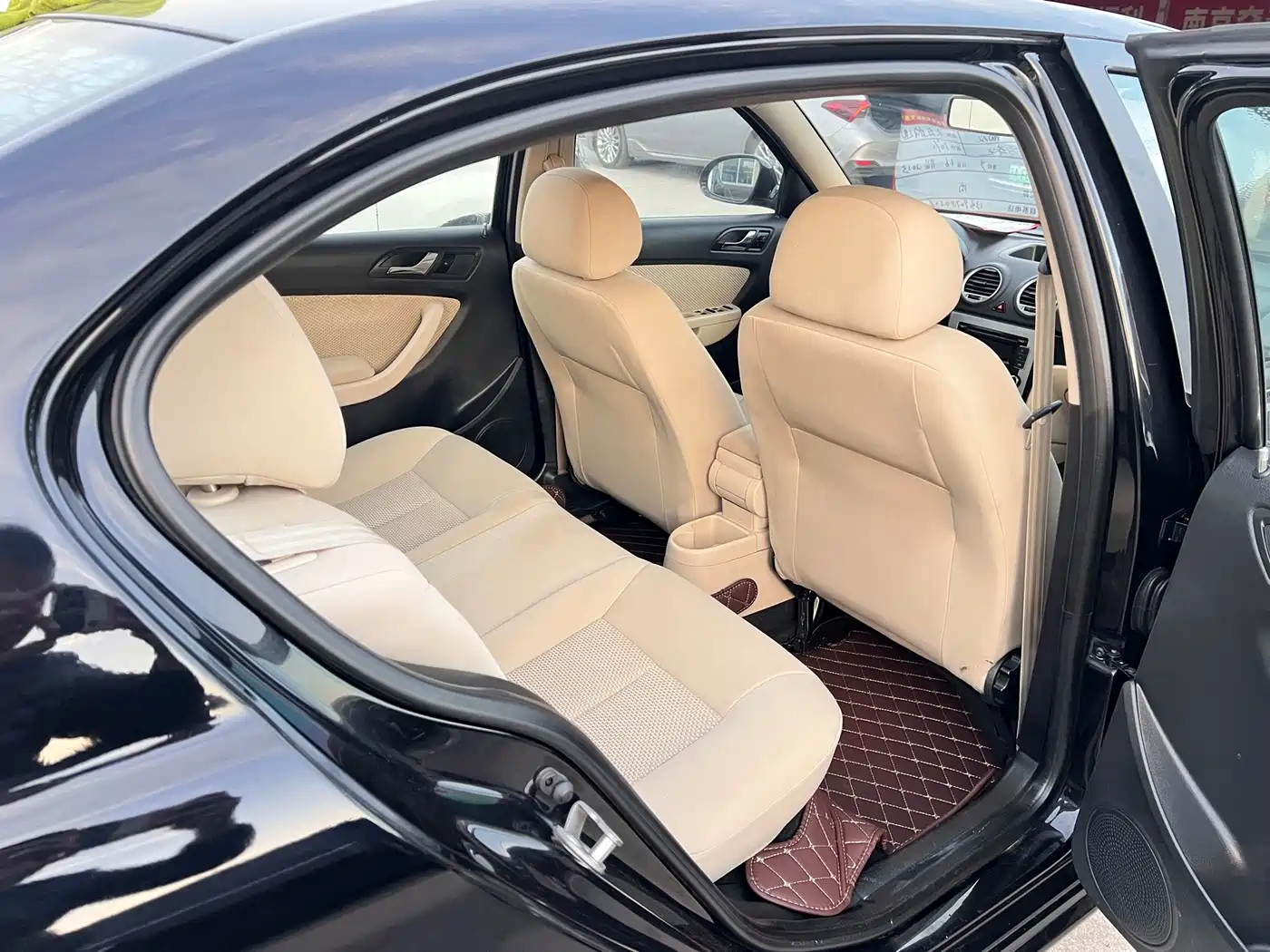 Volkswagen Lavida 2013 Classic 1.6L Manual Style Edition фото 27