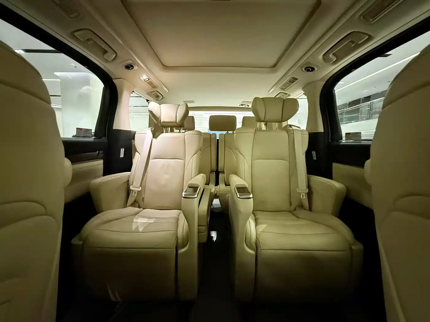 Toyota Alphard 2020 Hybrid 2.5L Luxury Edition фото 7