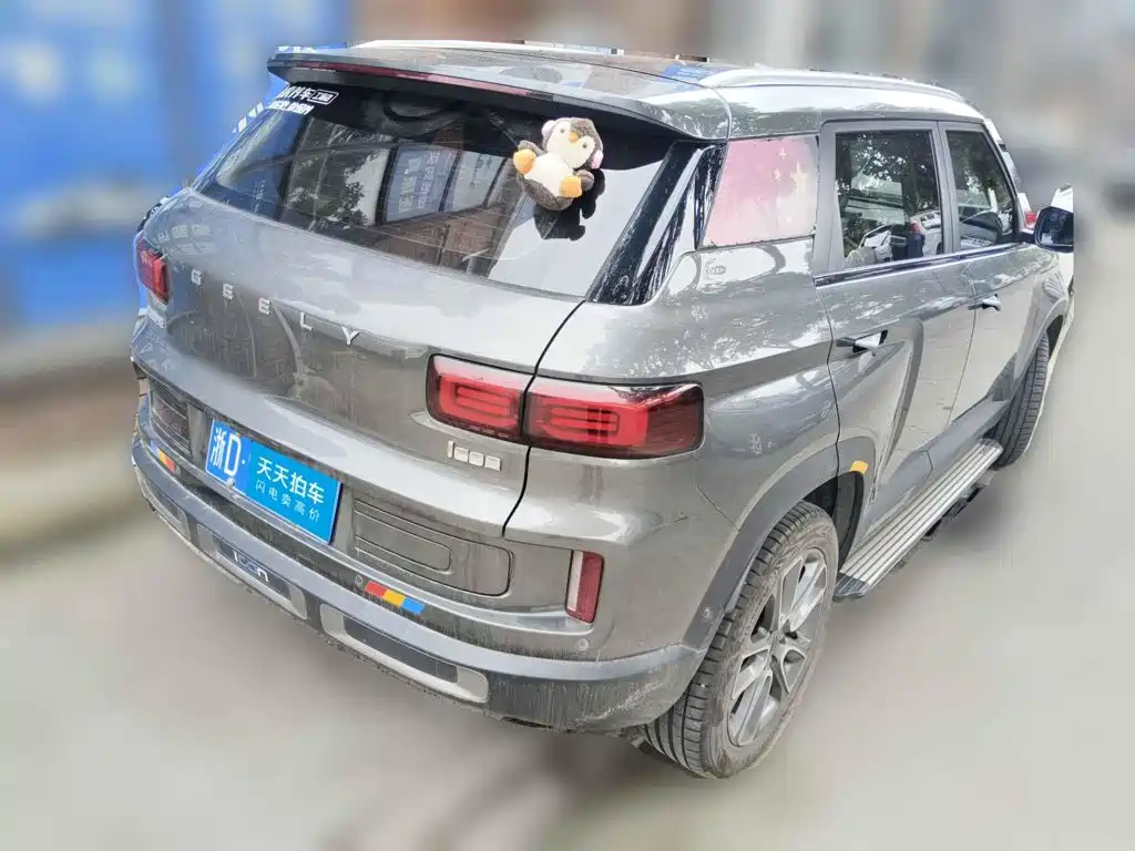 Фото 2 - Geely ICON